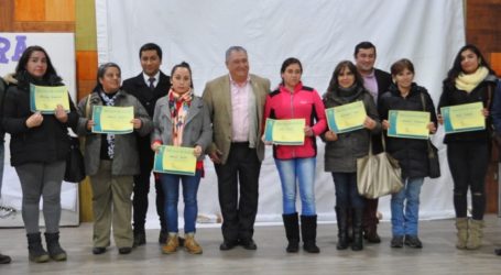 Municipio de Pucón entrega 134 becas